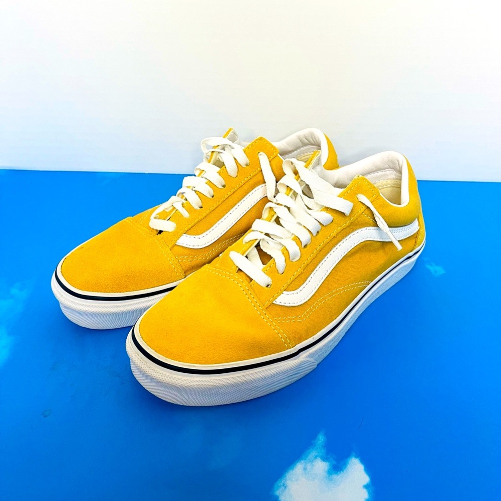 VANS OLD SKOOL WOMENS 8.5 , MENS 7 PIG SUEDE MANGO MUSTARD YELLOW LOW TOPS